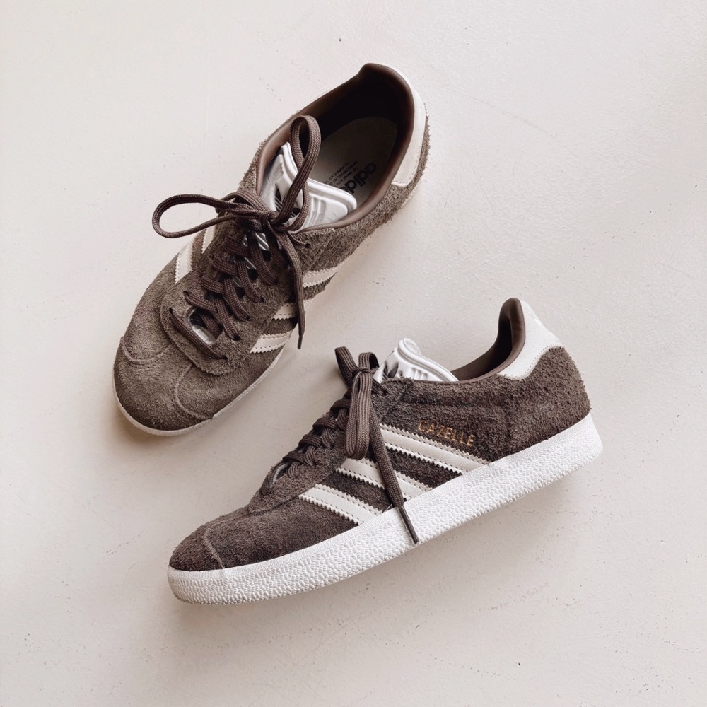 ‼️SOLD‼️Adidas Gazelle Brown Suede Earth Strata Woman’s sneakers size 6